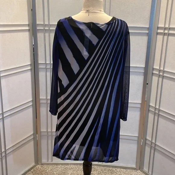 * New Chicos Sheer Tunic. Size 3 black tank not included - Picture 3 of 3